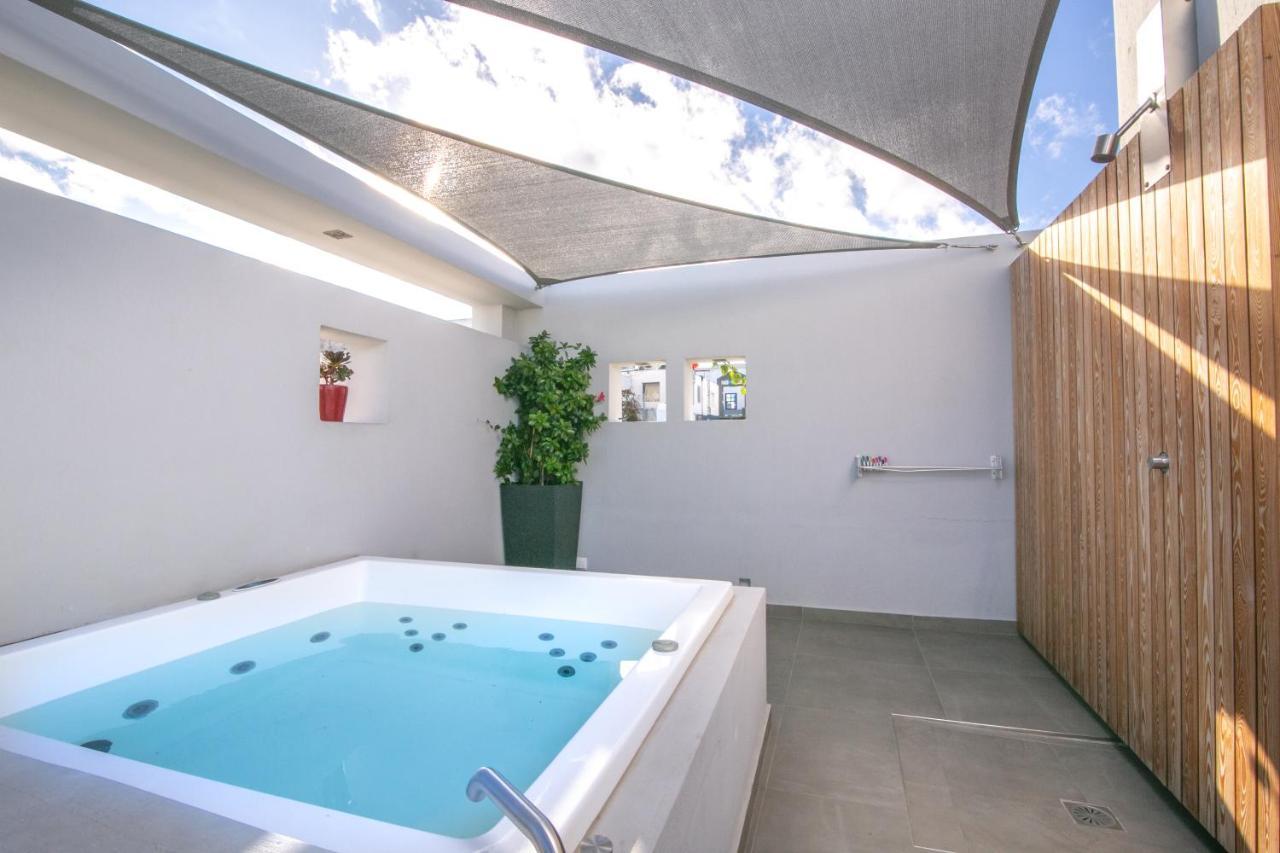 Marquise Suites - Adults Only Fira  Exterior photo