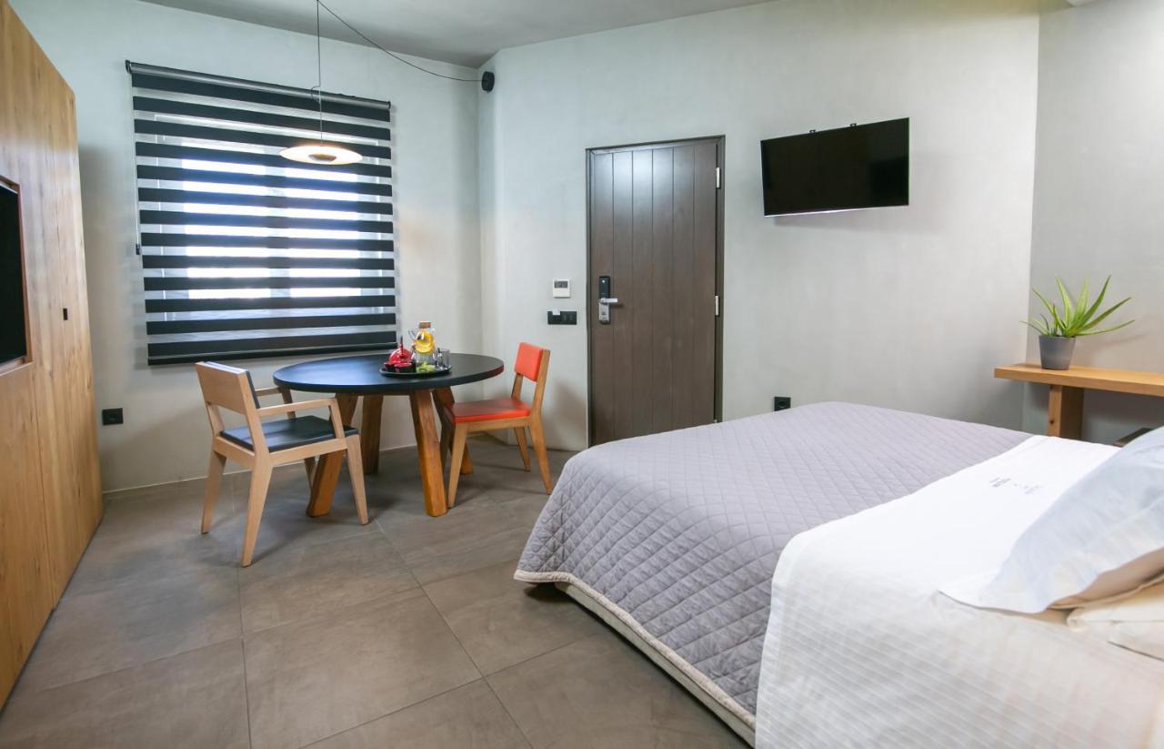 Marquise Suites - Adults Only Fira  Exterior photo
