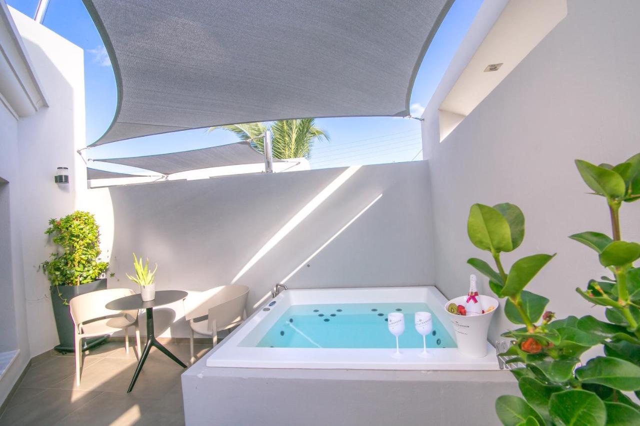 Marquise Suites - Adults Only Fira  Exterior photo