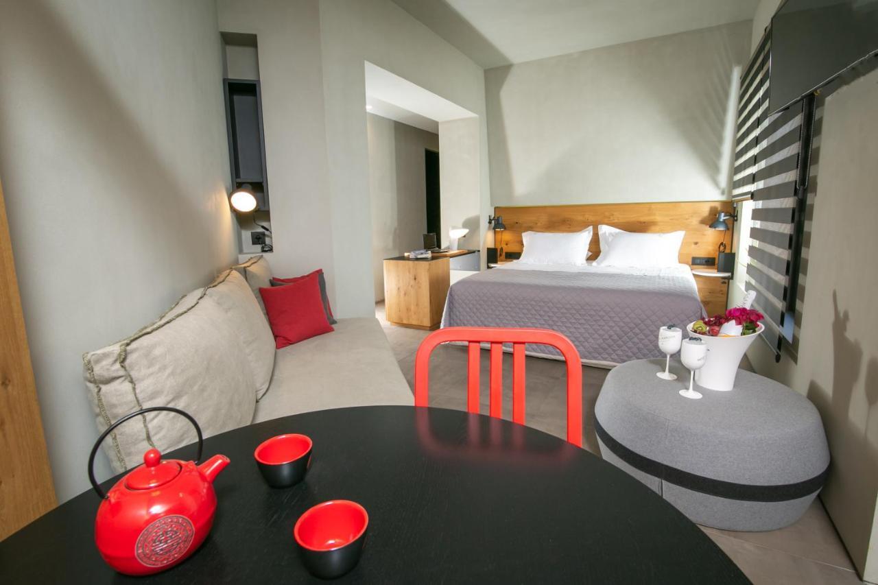 Marquise Suites - Adults Only Fira  Exterior photo