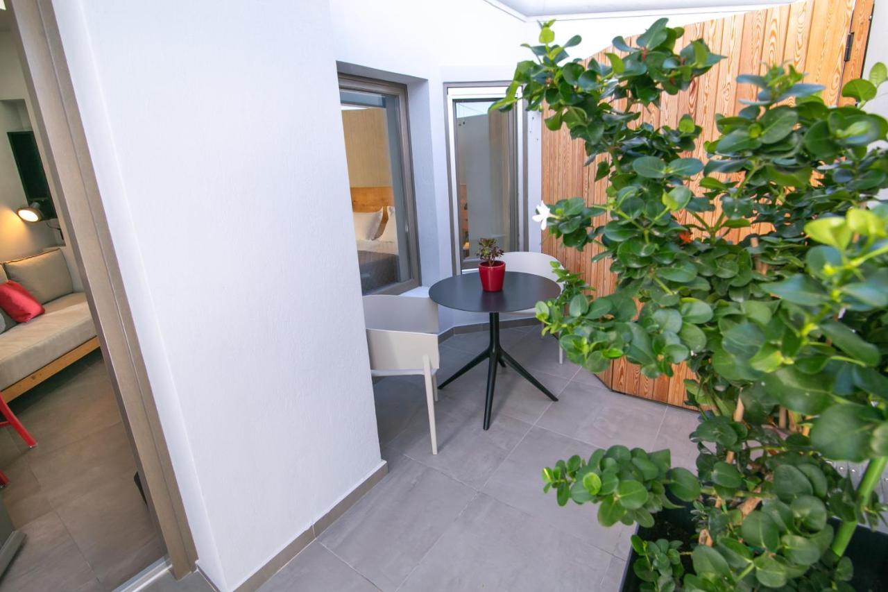 Marquise Suites - Adults Only Fira  Exterior photo