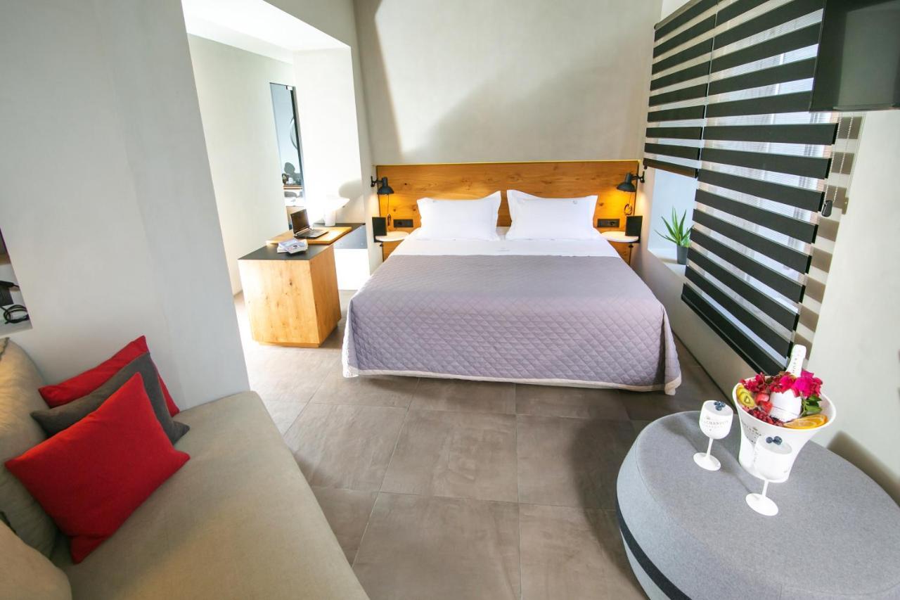 Marquise Suites - Adults Only Fira  Exterior photo